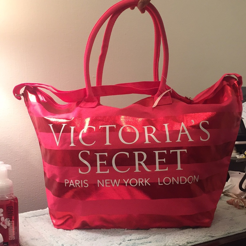 VICTORIA’S SECRET BAG